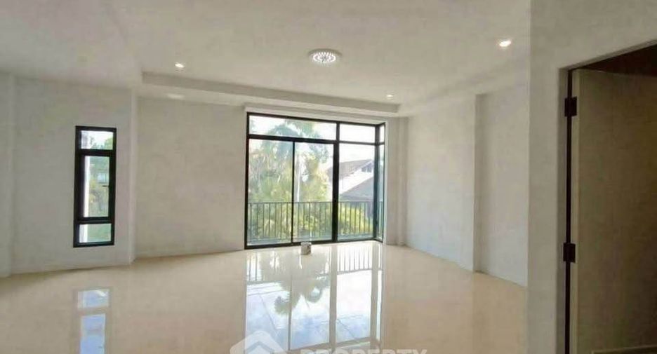 Casa en venta de 4 habitaciones en Mueang Chon Buri, Chonburi