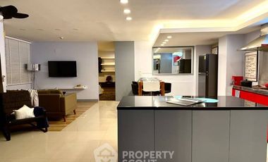 For sale 3 bedrooms condo in Watthana, Bangkok