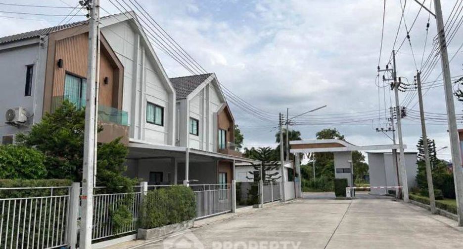 Condo en venta de 3 habitaciones en Si Racha, Chonburi