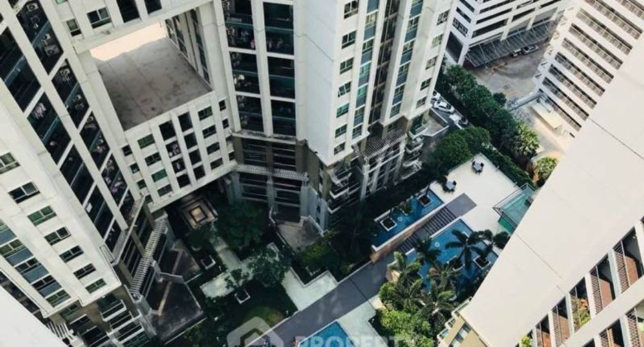 For sale 2 bedrooms condo in Huai Khwang, Bangkok