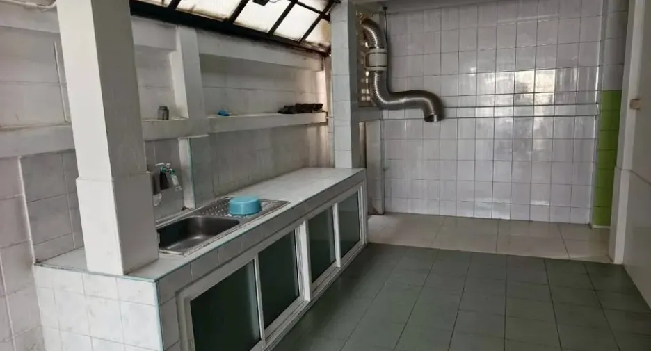 Haus zum Kauf mit 3 Zimmer in Phra Pradaeng, Samut Prakan