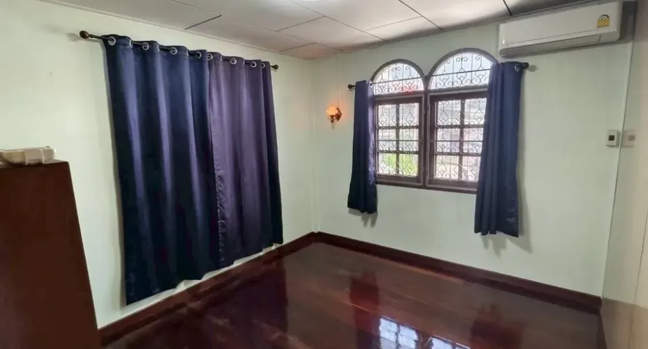Haus zum Kauf mit 3 Zimmer in Phra Pradaeng, Samut Prakan