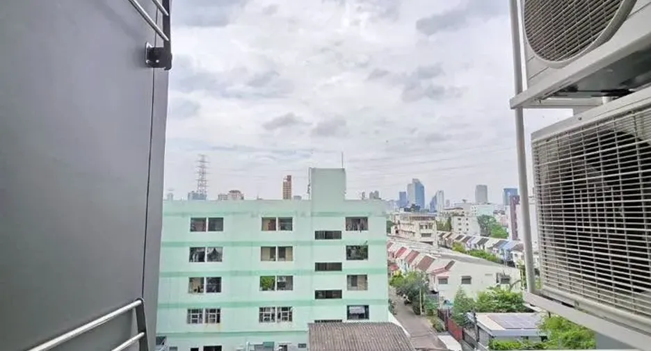 出租 1 卧室 公寓 在 Huai Khwang, 曼谷