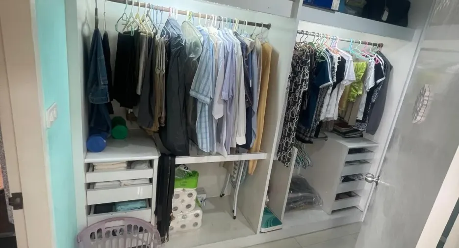 For sale 3 bedrooms condo in Khlong Toei, Bangkok