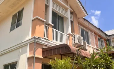 Casa adosada en venta de 3 habitaciones en Nong Khaem, Bangkok