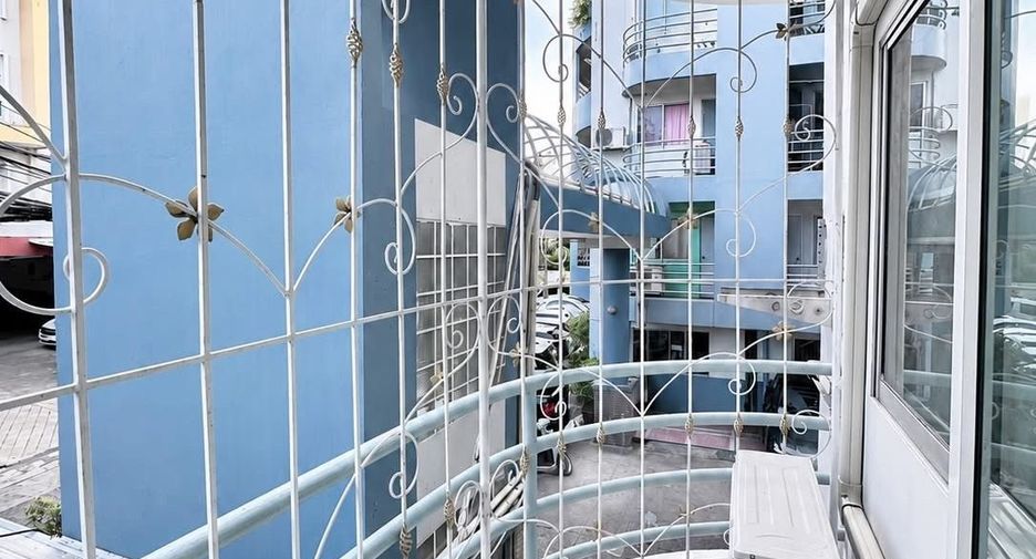 For sale 1 Beds condo in Wang Thonglang, Bangkok