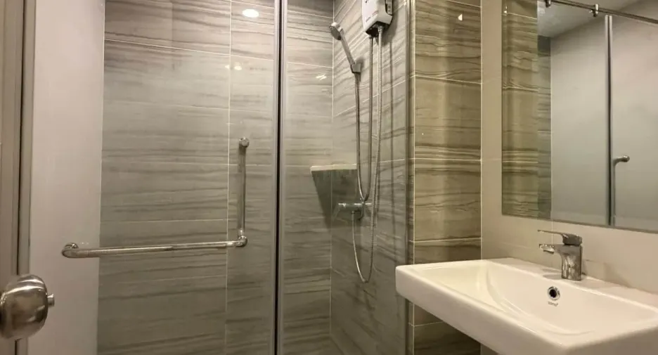 For rent 1 bed condo in Mueang Samut Prakan, Samut Prakan