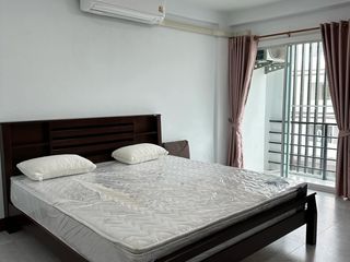 For rent 3 bedrooms townhouse in Mueang Chiang Mai, Chiang Mai