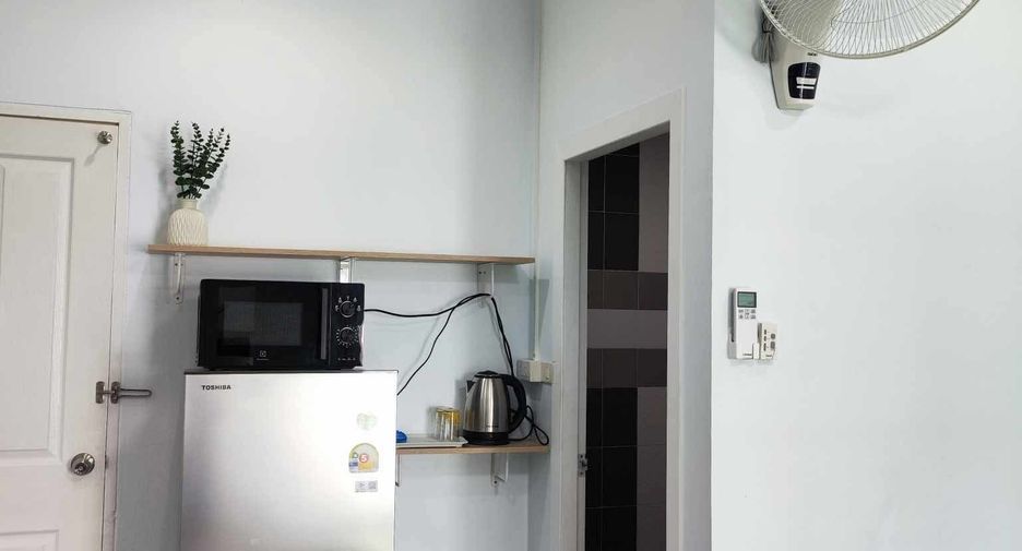 For rent 3 bedrooms townhouse in Mueang Chiang Mai, Chiang Mai