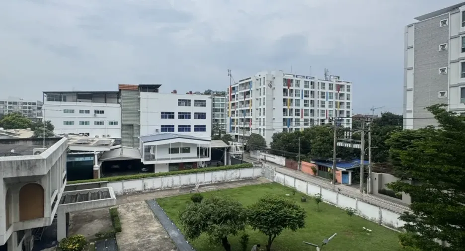 For sale 1 bed condo in Phra Khanong, Bangkok
