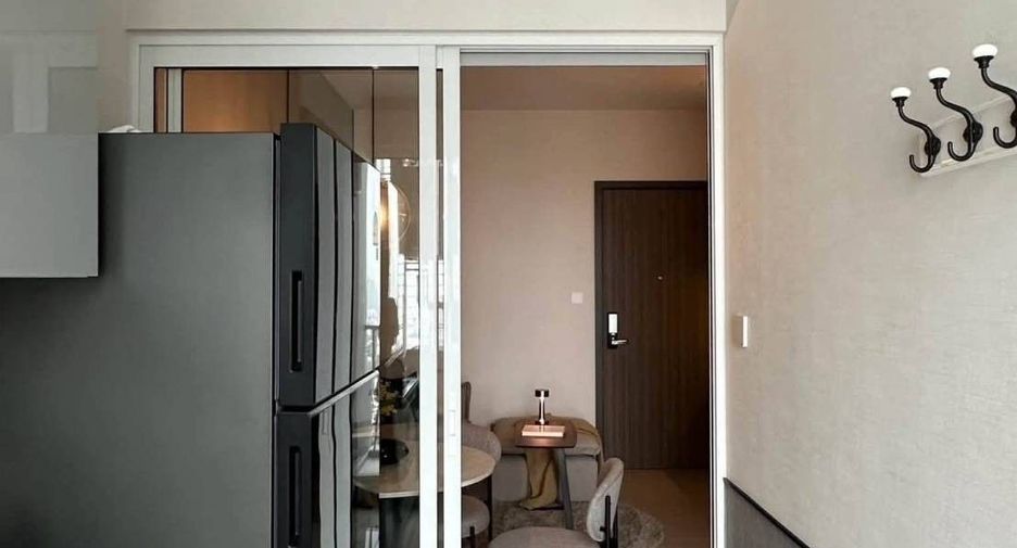 Condo en alquiler de 1 habitaciones en Bang Rak, Bangkok