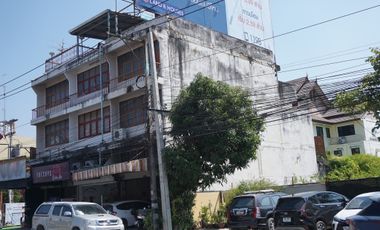 Gewerbefläche zum Kauf mit 3 Zimmer in Mueang Chiang Mai, Chiang Mai