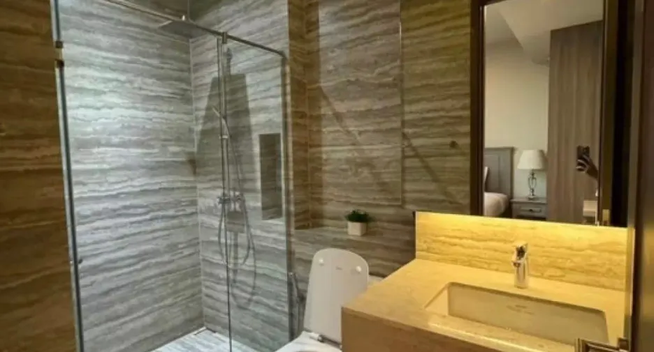 For rent 3 bedrooms condo in Khlong Toei, Bangkok