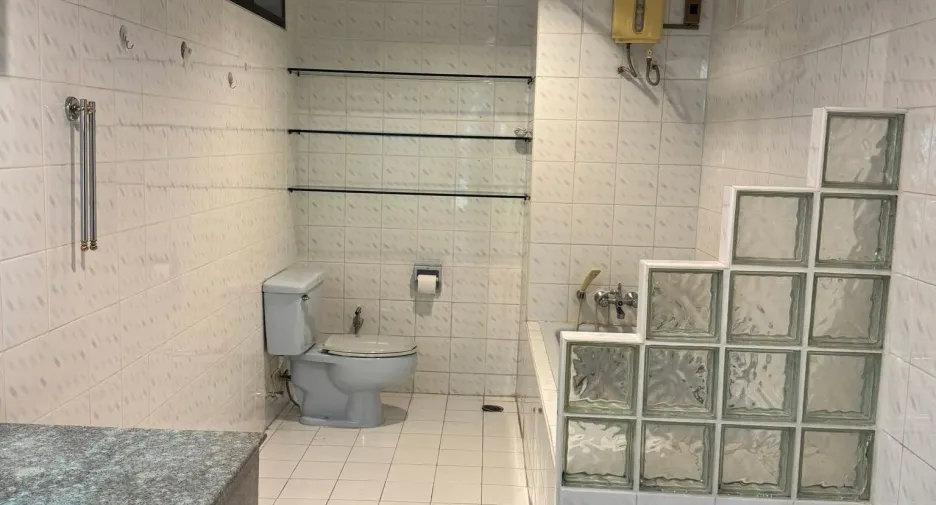 Reihenhaus zur Miete mit 6 Zimmer in Phra Khanong, Bangkok