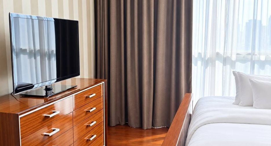 For rent 2 bedrooms condo in Watthana, Bangkok