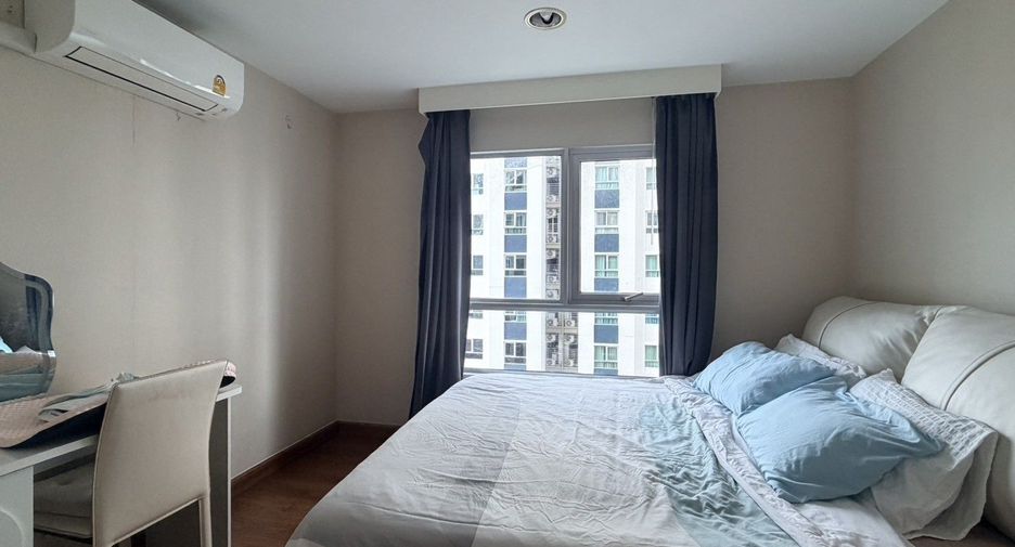 For rent 3 bedrooms condo in Huai Khwang, Bangkok