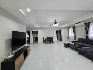 出租 3 卧室 独立屋 在 Bang Lamung, Chon Buri