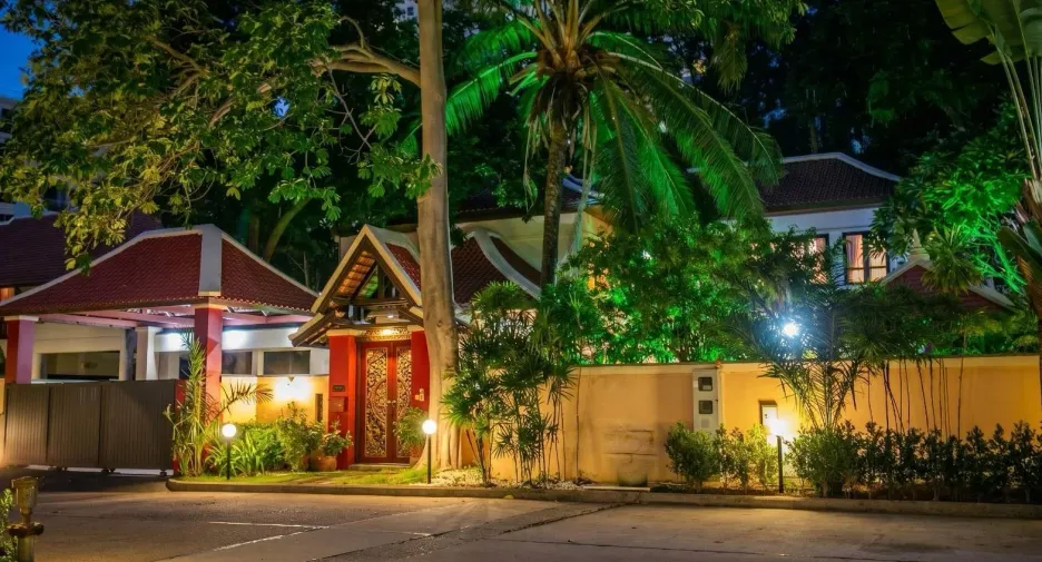 À louer et à vendre 3 chambres maison à Bang Lamung, Chonburi