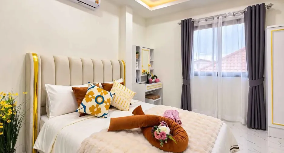 Casa adosada en alquiler de 3 habitaciones en Bang Lamung, Chonburi
