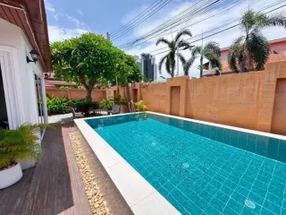 Haus zur Miete mit 3 Zimmer in Bang Lamung, Chonburi