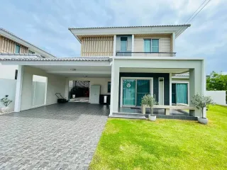 出租 4 卧室 独立屋 在 Si Racha, Chon Buri