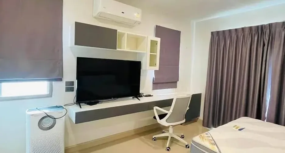 Casa en alquiler de 4 habitaciones en Si Racha, Chonburi