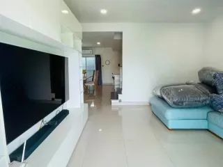 出租 4 卧室 独立屋 在 Si Racha, Chon Buri