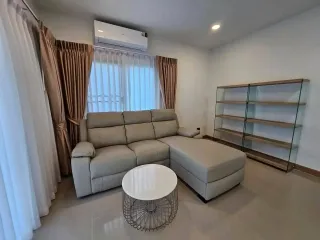 出租 4 卧室 独立屋 在 Si Racha, Chon Buri