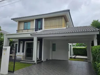 出租 4 卧室 独立屋 在 Si Racha, Chon Buri