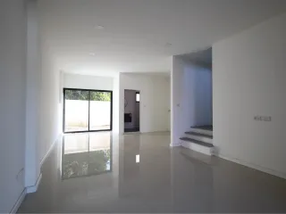 Casa adosada en venta de 4 habitaciones en Bang Lamung, Chonburi