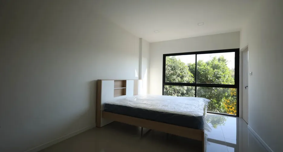 For sale 4 bedrooms townhouse in Bang Lamung, Chonburi
