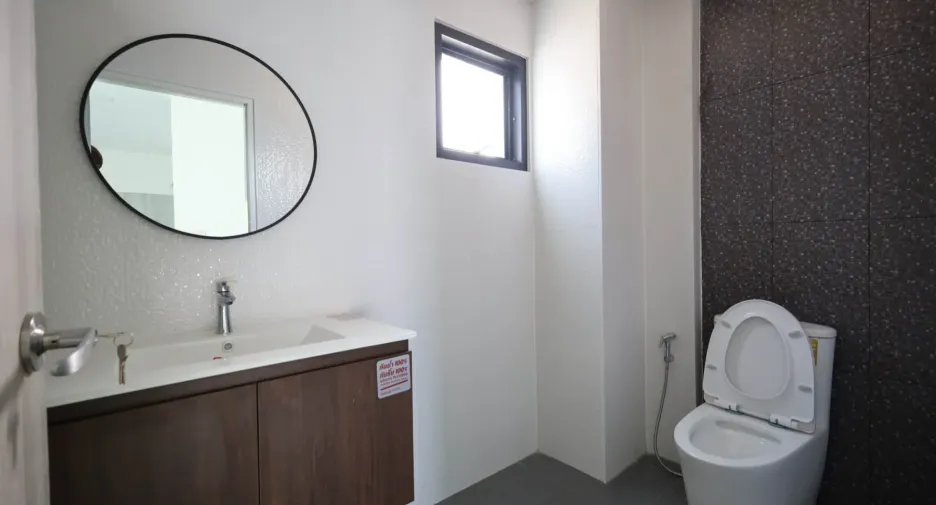 For sale 4 bedrooms townhouse in Bang Lamung, Chonburi