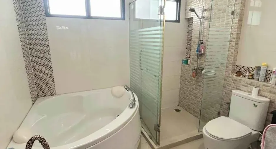 À vendre 3 chambres maison à Huay Yai, Pattaya