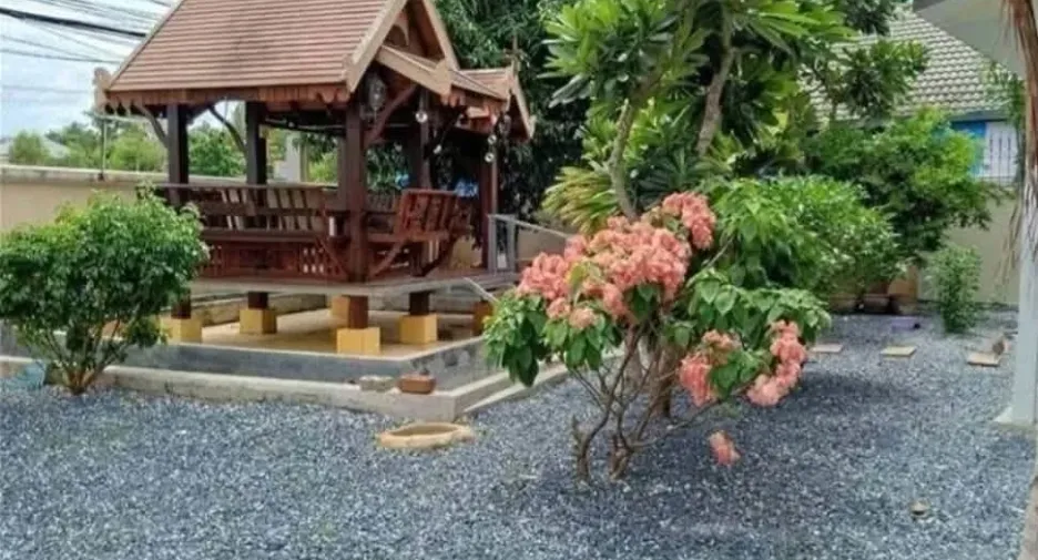 Casa en alquiler de 5 habitaciones en Bang Lamung, Chonburi