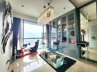 À louer 3 chambres condo à Yan Nawa, Bangkok