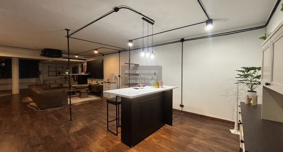 For rent 2 bedrooms condo in Bang Na, Bangkok