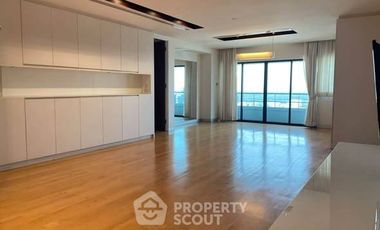 For sale 3 bedrooms condo in Sathon, Bangkok
