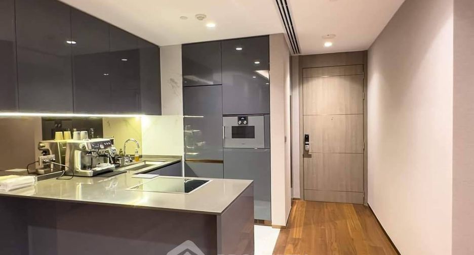 For sale 4 ベッドルーム condo in Khlong Toei, Bangkok