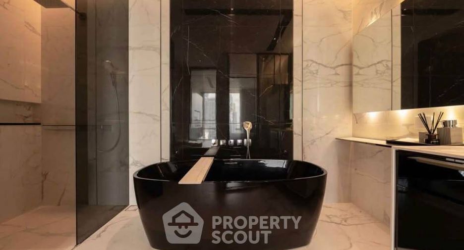 À vendre 2 chambres condo à Watthana, Bangkok