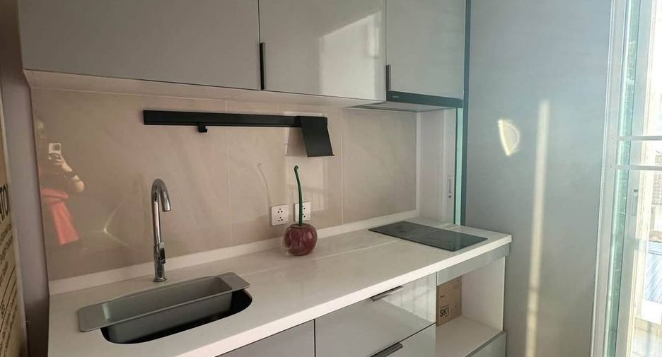 Wohnung zur Miete mit 1 Zimmer in Bang Rak, Bangkok