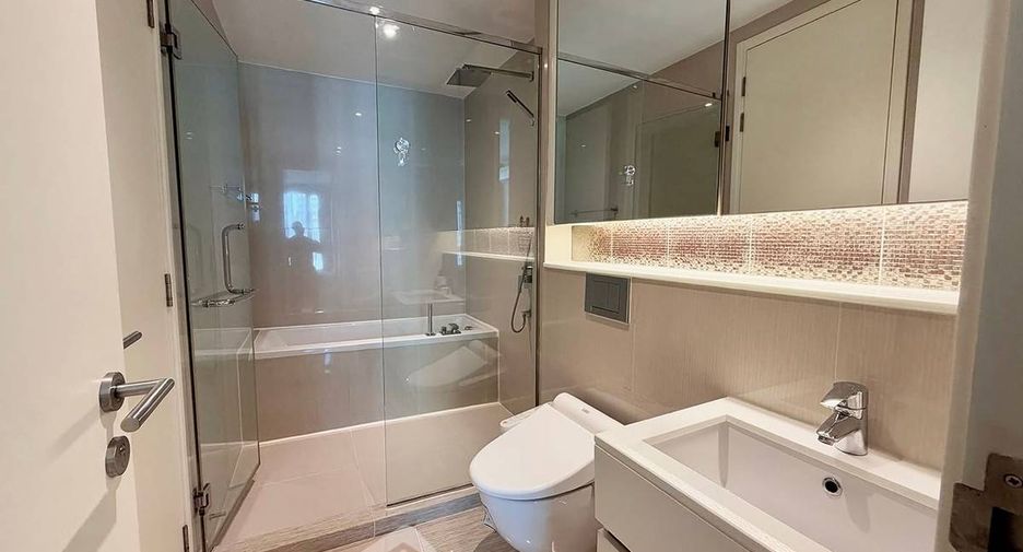 For rent 1 bed condo in Watthana, Bangkok