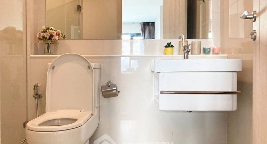Wohnung zur Miete mit 2 Zimmer in Pathum Wan, Bangkok