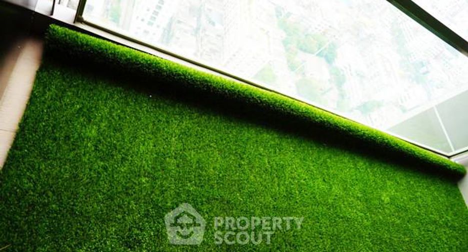For rent 2 bedrooms condo in Sathon, Bangkok