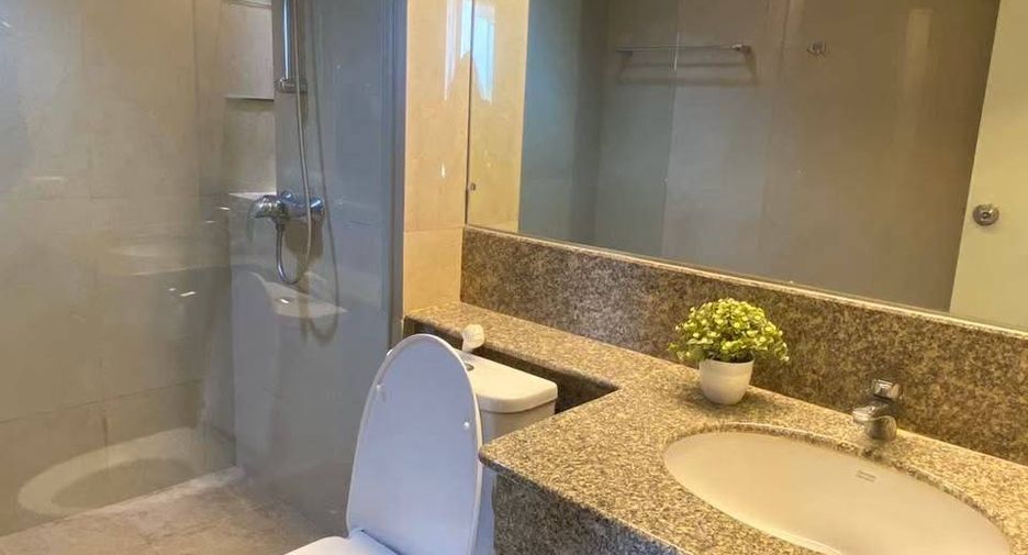 For rent 3 bedrooms condo in Bang Kho Laem, Bangkok
