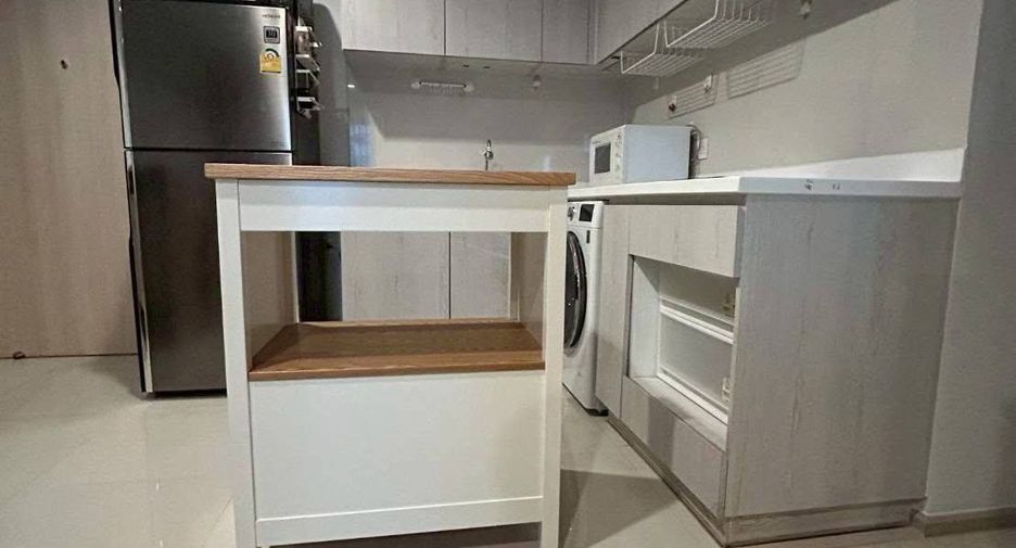 Wohnung zur Miete mit 1 Zimmer in Pathum Wan, Bangkok