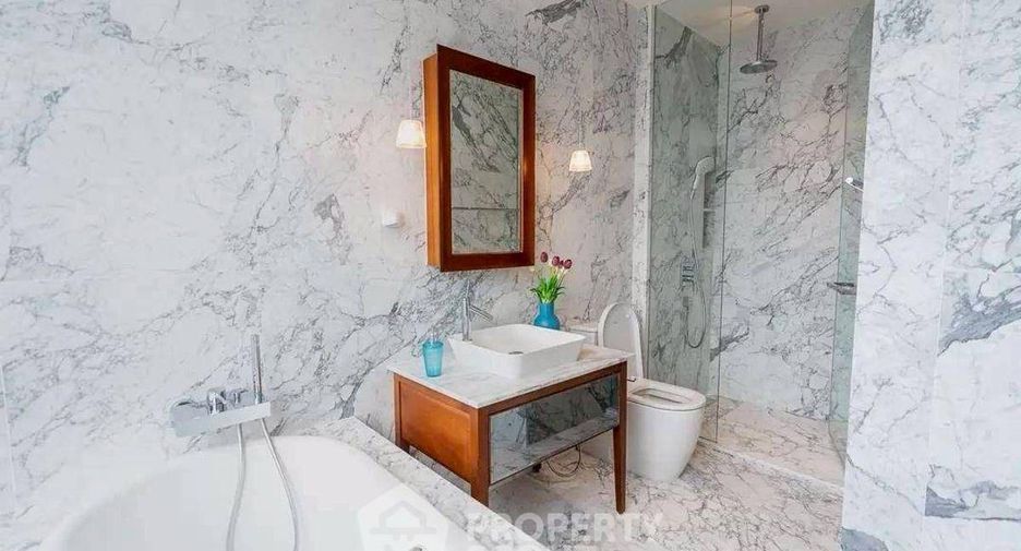 For rent 2 ベッドルーム condo in Watthana, Bangkok