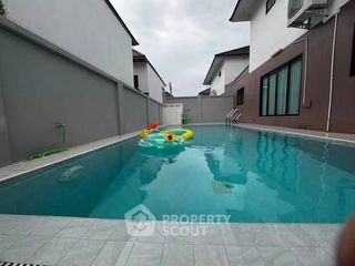 Casa adosada en alquiler de 5 habitaciones en Bang Lamung, Chonburi