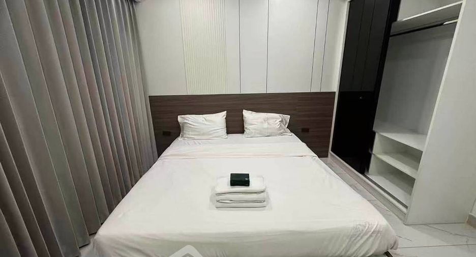 Casa adosada en alquiler de 5 habitaciones en Bang Lamung, Chonburi