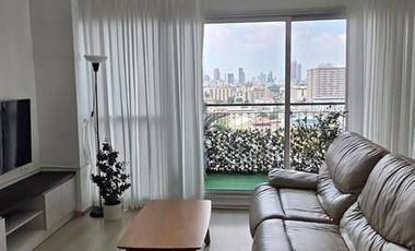 À louer 2 chambres condo à Huai Khwang, Bangkok