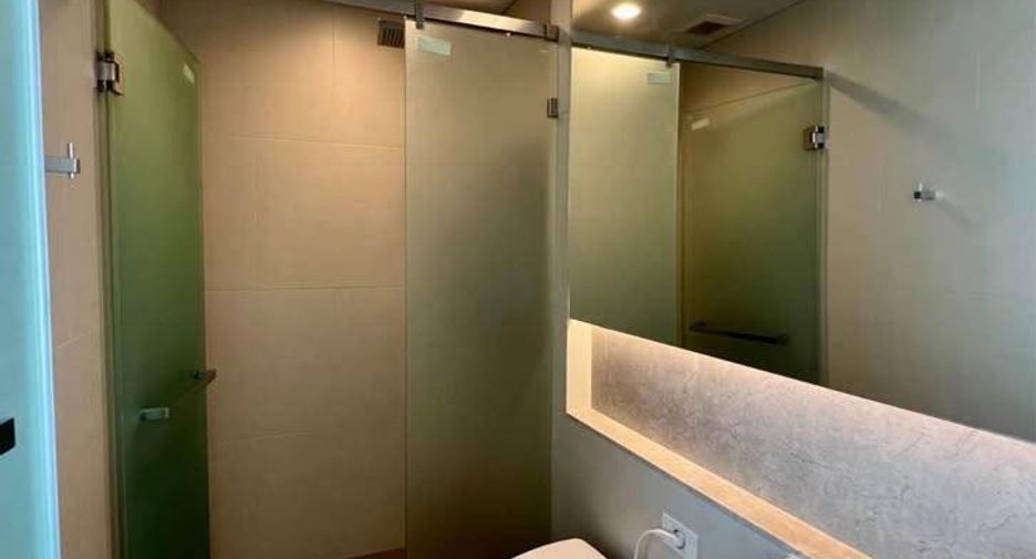 For rent 2 bedrooms condo in Khlong Toei, Bangkok